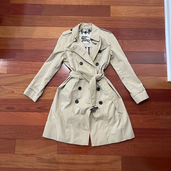 Preowned, 100% Authentic Burberry Heritage Trench US 8 - Picture 2 of 16